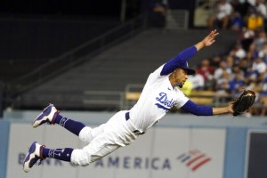 Mccullers, Astros Silence La Bats At Raucous Dodger Stadium