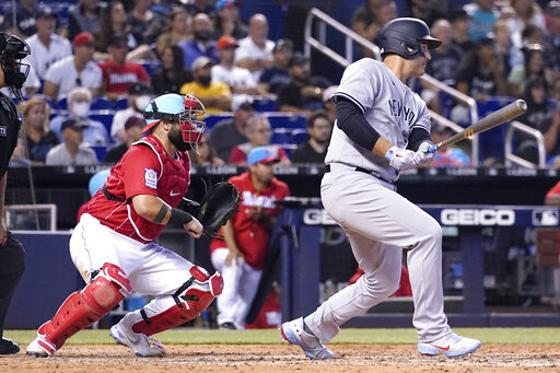 Rizzo Shines Again With Key Hit, Yankees Beat Marlins 3 1