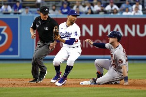 Mccullers, Astros Silence La Bats At Raucous Dodger Stadium