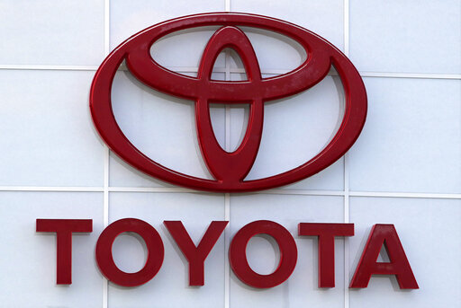 Toyota Reports Record Profit Amid Pandemic, Keeps Forecasts