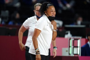 Stewart Leads Us To Semis With 79 55 Win Over Australia