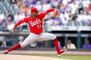 Schrock 5 Hits, Homers Filling In For Votto, Reds Beat Mets