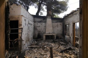Crews Race To Contain Fire Near Athens After Thousands Flee