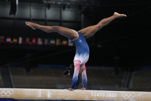 Simone Biles Sticks Landing In Balance Beam At Olympics