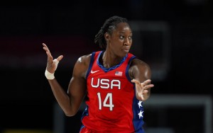 Wilson Leads Us To Quarters With 93 82 Win Over France