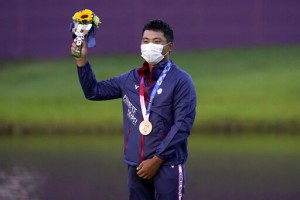 Xander Schauffele With 2 Clutch Putts Gives Us Gold In Golf