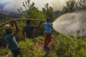 Fire Crews Still Battling Turkish Blazes As Some Reignite