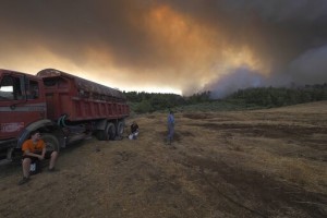 Greek Island Residents Flee Wildfire By Sea; Eu Sends Help