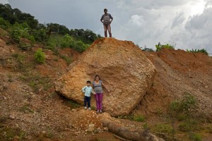 Their Town Wiped Out By A Mudslide, People Of La Reina Mourn