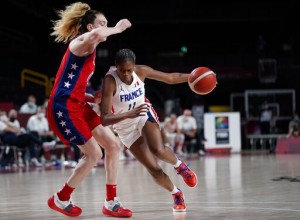 Wilson Leads Us To Quarters With 93 82 Win Over France