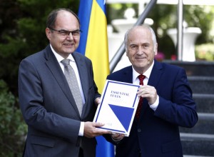 New Un Envoy To Bosnia Faces Angry Opposition From Serbs