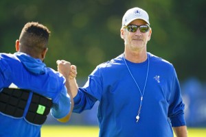 Colts’ Qb Carson Wentz Out 5 12 Weeks With Broken Foot