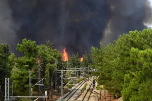 Thousands Flee Homes As Heat Wave Fuels Greek Wildfire