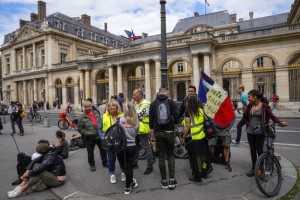 French Constitutional Court To Scrutinize Law On Health Pass