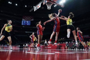 Stewart Leads Us To Semis With 79 55 Win Over Australia