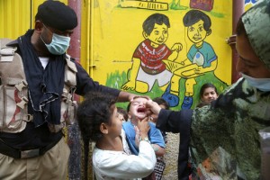 Pakistani Police Say Polio Team Attacked, Policeman Killed
