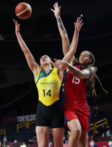 Stewart Leads Us To Semis With 79 55 Win Over Australia