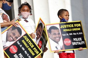 Ap: Police Brass Eyed In Probe Of Black Man’s Deadly Arrest