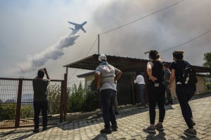Turkey Battles Wildfires For 6th Day, Eu To Send Planes