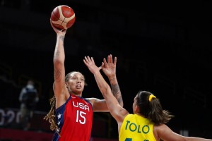 Stewart Leads Us To Semis With 79 55 Win Over Australia
