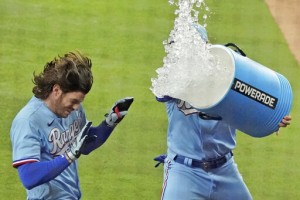 Heim Hits Walk Off Hr Again, Rangers Rally Past Mariners 4 3