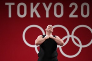 Transgender Weightlifter Hubbard Makes History At Olympics