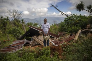 Their Town Wiped Out By A Mudslide, People Of La Reina Mourn