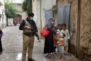 Pakistani Police Say Polio Team Attacked, Policeman Killed