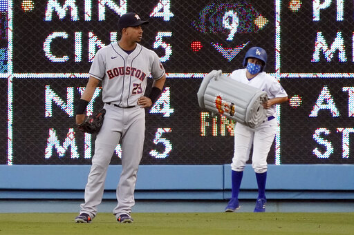 La Fans Don’t Waste Time Jeering Astros At Dodger Stadium