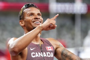 A Star Is Found: In 200, De Grasse Finally Gets His Gold