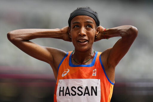 World Champ Hassan Falls, Gets Up And Wins 1,500 Heat