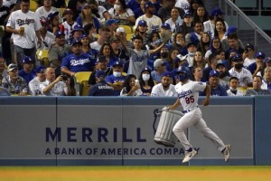 Mccullers Silences La Bats; Dodger Stadium Fans Jeer Astros