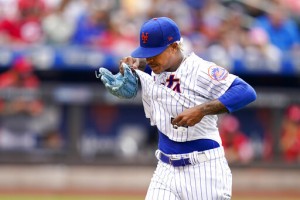 Schrock 5 Hits, Homers Filling In For Votto, Reds Beat Mets