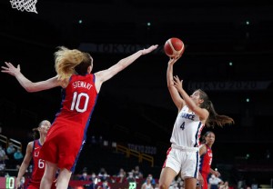 Wilson Leads Us To Quarters With 93 82 Win Over France