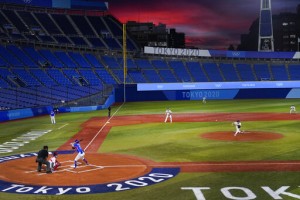Alvarez A Summer Winter Medalist, Us Reaches Baseball Final