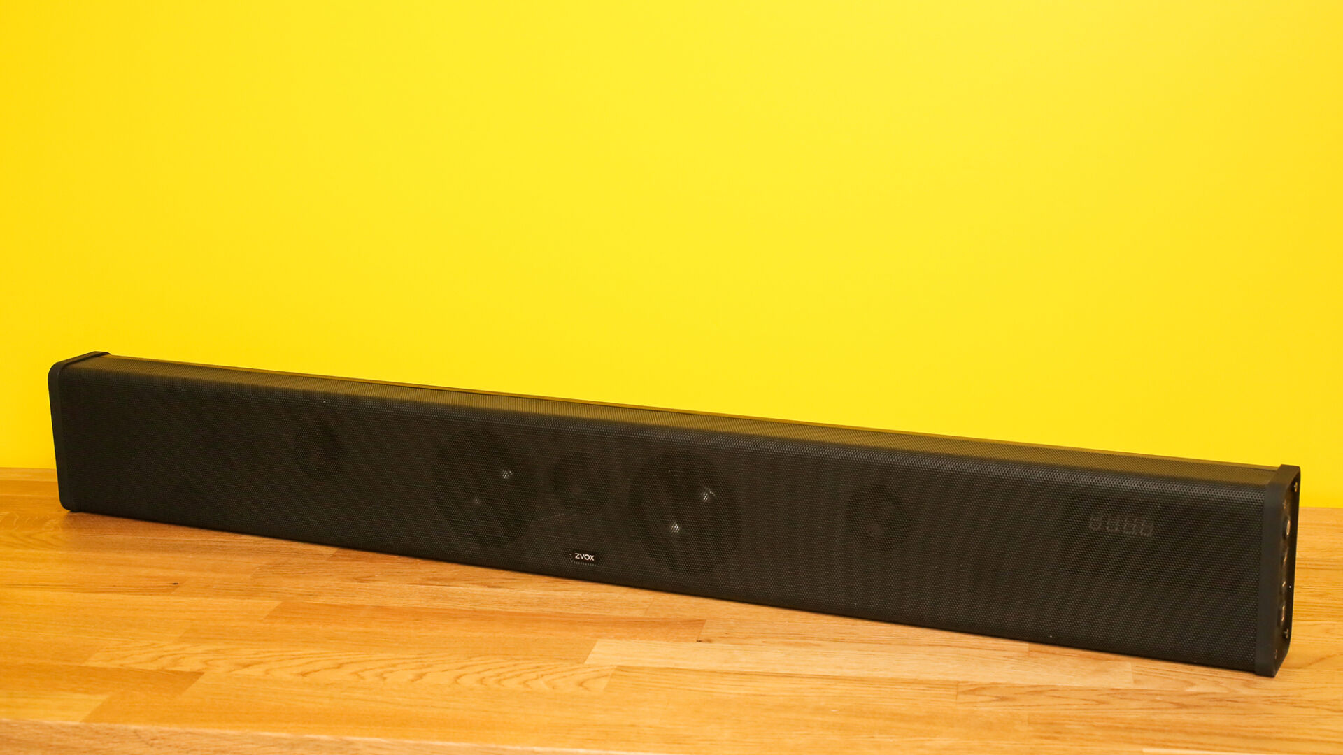 <p>Zvox SB500 offers plenty of bass as well as crisp dialogue without using a subwoofer. (Sarah Tew/CNET/TNS)</p>