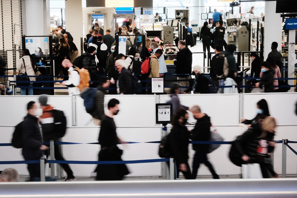 Cdc Expanding Surveillance At 4 Major Us Airports To Look For Omicron