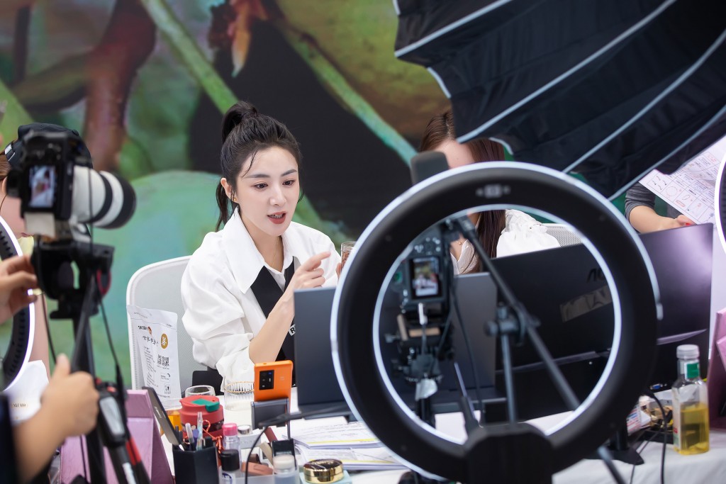China Fines ‘live Streaming Queen’ Viya $210 Million For Tax Evasion