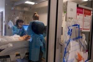 The Covid 19 Case Surge Is Altering Daily Life Across The Us. Things Will Likely Get Worse, Experts Warn
