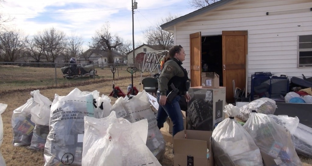Oklahoma Authorities Bust Alleged Robbery Ring Responsible For Nearly 600 Missing Holiday Amazon Packages