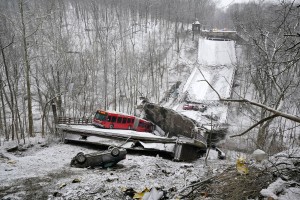 Ntsb Investigators Seek Clues After Pittsburgh Bridge Collapse