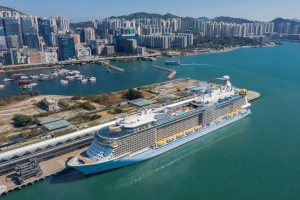 Thousands Held On Cruise Ship Amid Hong Kong Covid Scare